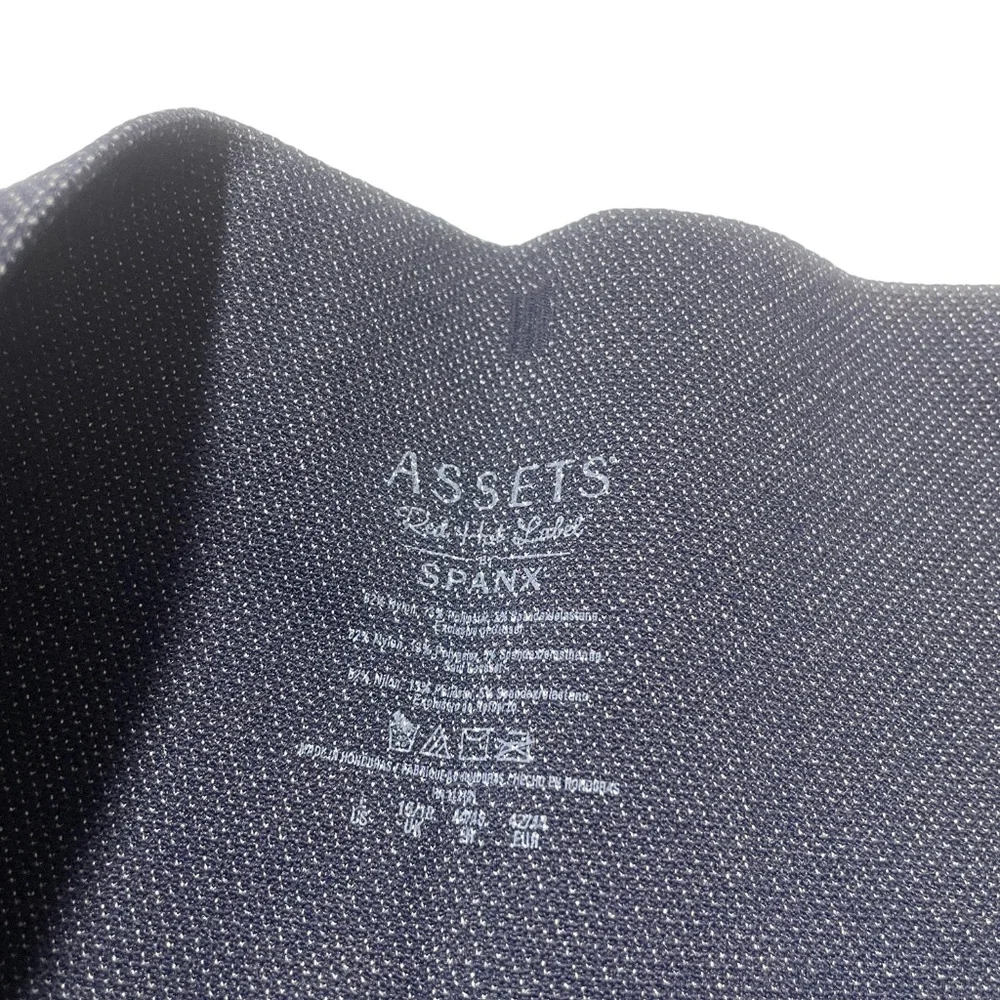Assets by Spanx Large Charcoal Leggings Red Hat Label‎